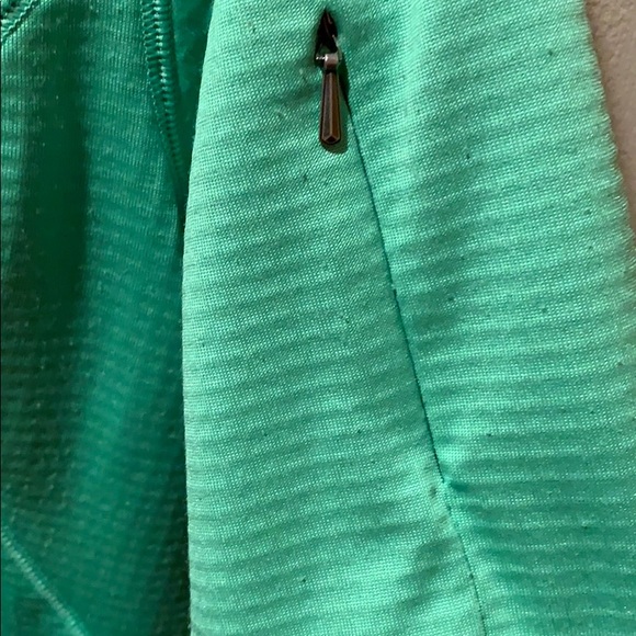 Under Armour quarter zip top - Picture 5 of 5